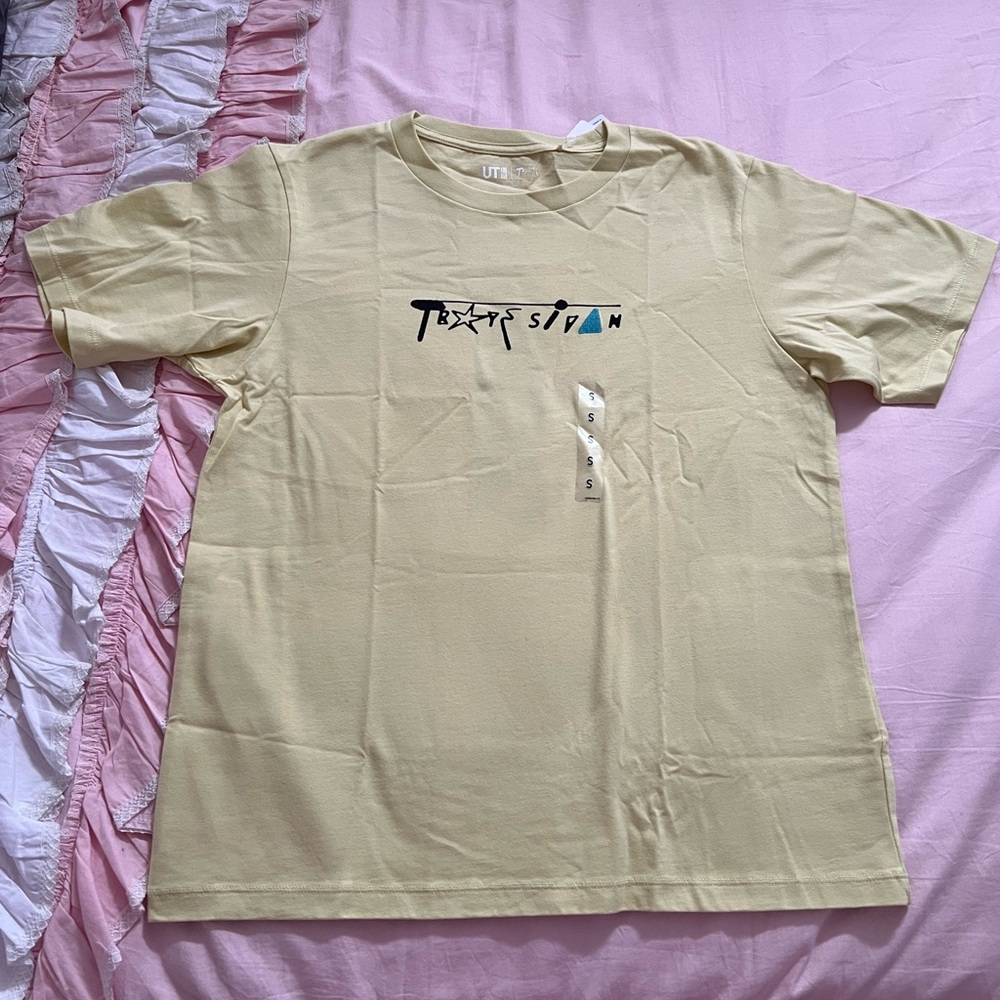 Uniqlo yellow Troye Sivan T-shirt